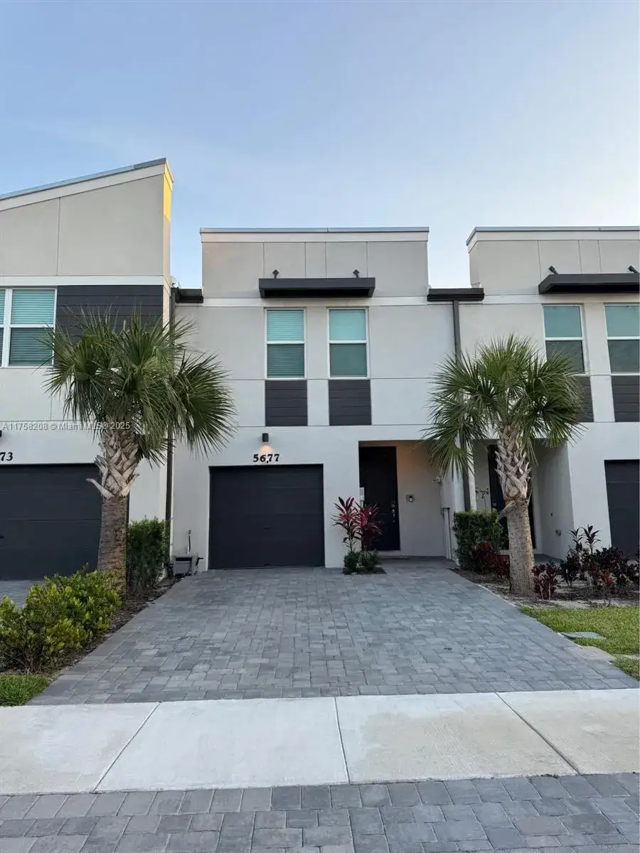 3 bedroom 2 bath Residential for sale at 5677 Mentmore Dr # 5677, Mangonia Park FL 33407