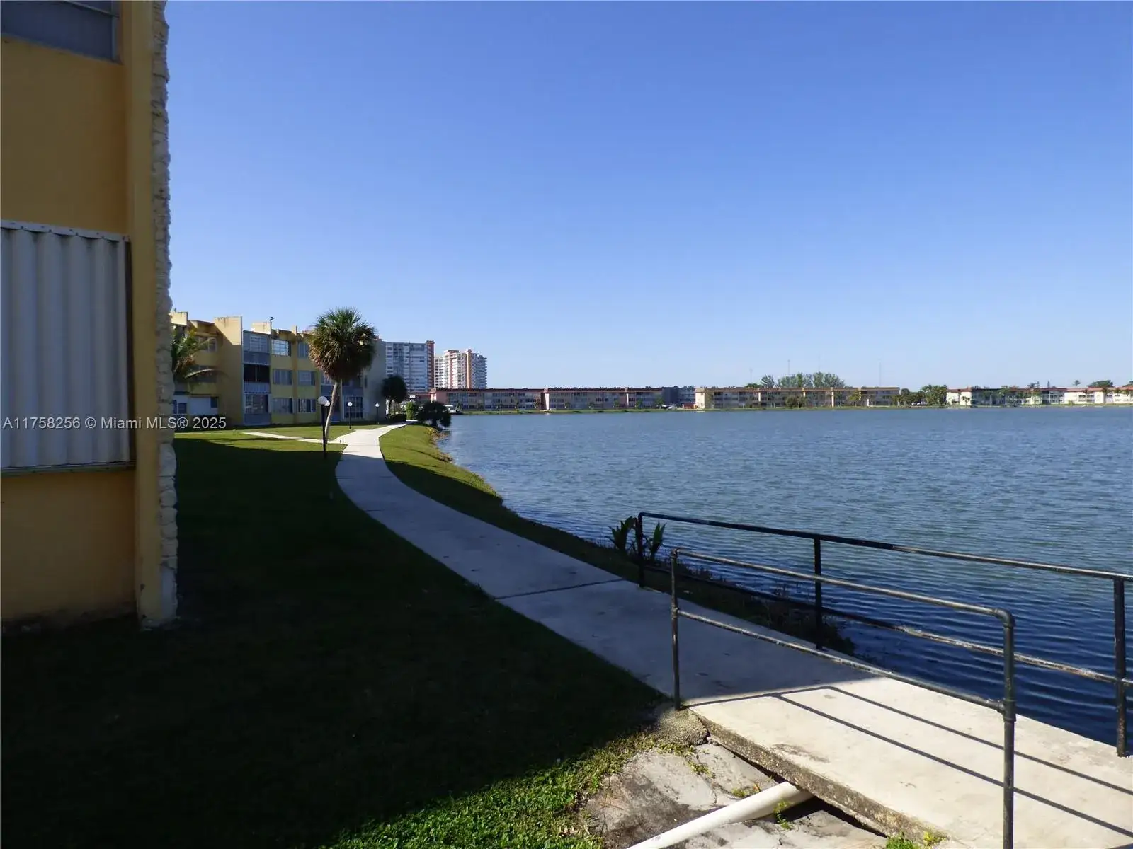 2 bedroom 2 bath Residential for sale at 1551 NE Miami Gardens Dr # 330, Miami FL 33179