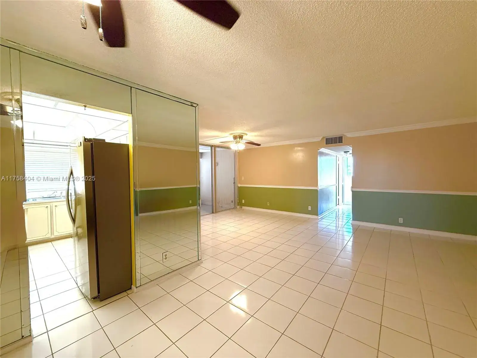 2 bedroom 2 bath Residential Lease for rent at 920 NE 199th St # 4J, Miami FL 33179