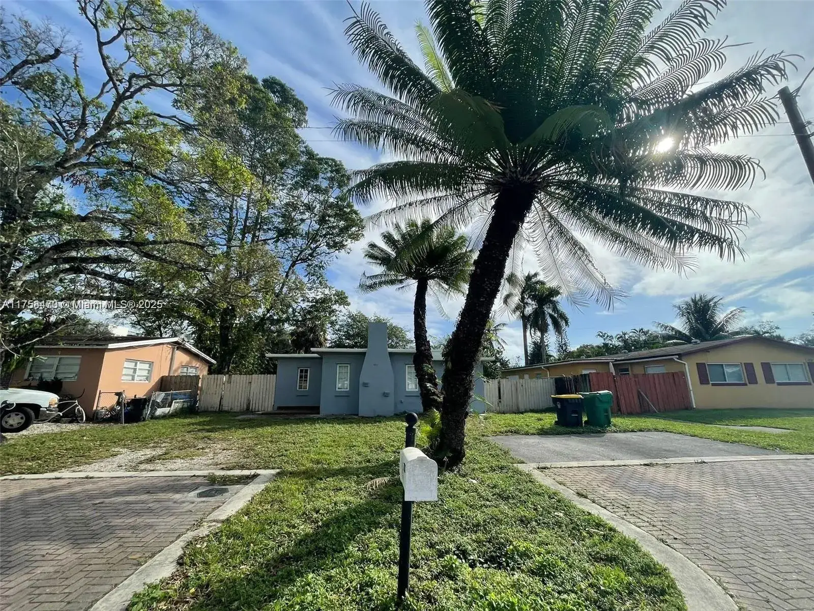 3 bedroom 2 bath Residential for sale at 4896 SW 28th Ter, Dania Beach FL 33312