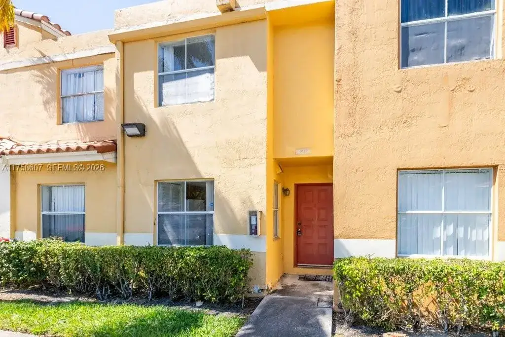 2 bedroom 2 bath Residential Lease for rent at 4037 NW 90th Ave # 4037, Sunrise FL 33351