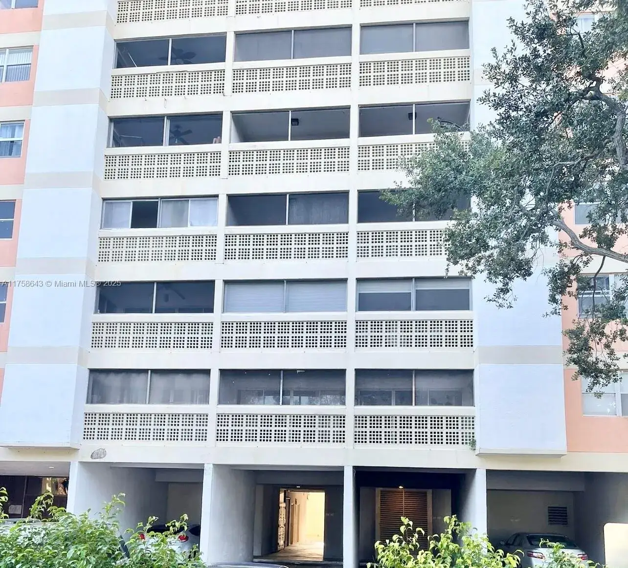 2 bedroom 2 bath Residential for sale at 3301 Spanish Moss Ter # 510, Lauderhill FL 33319