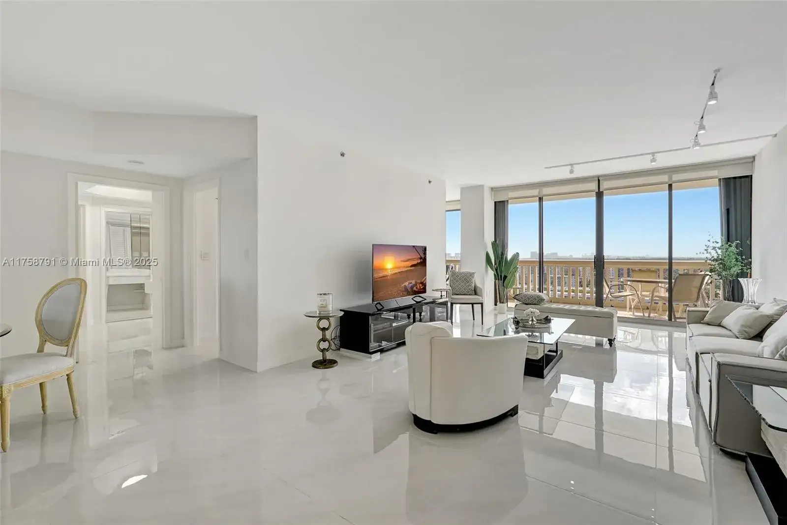 2 bedroom 2 bath Residential for sale at 2000 Island Blvd # 1603, Aventura FL 33160