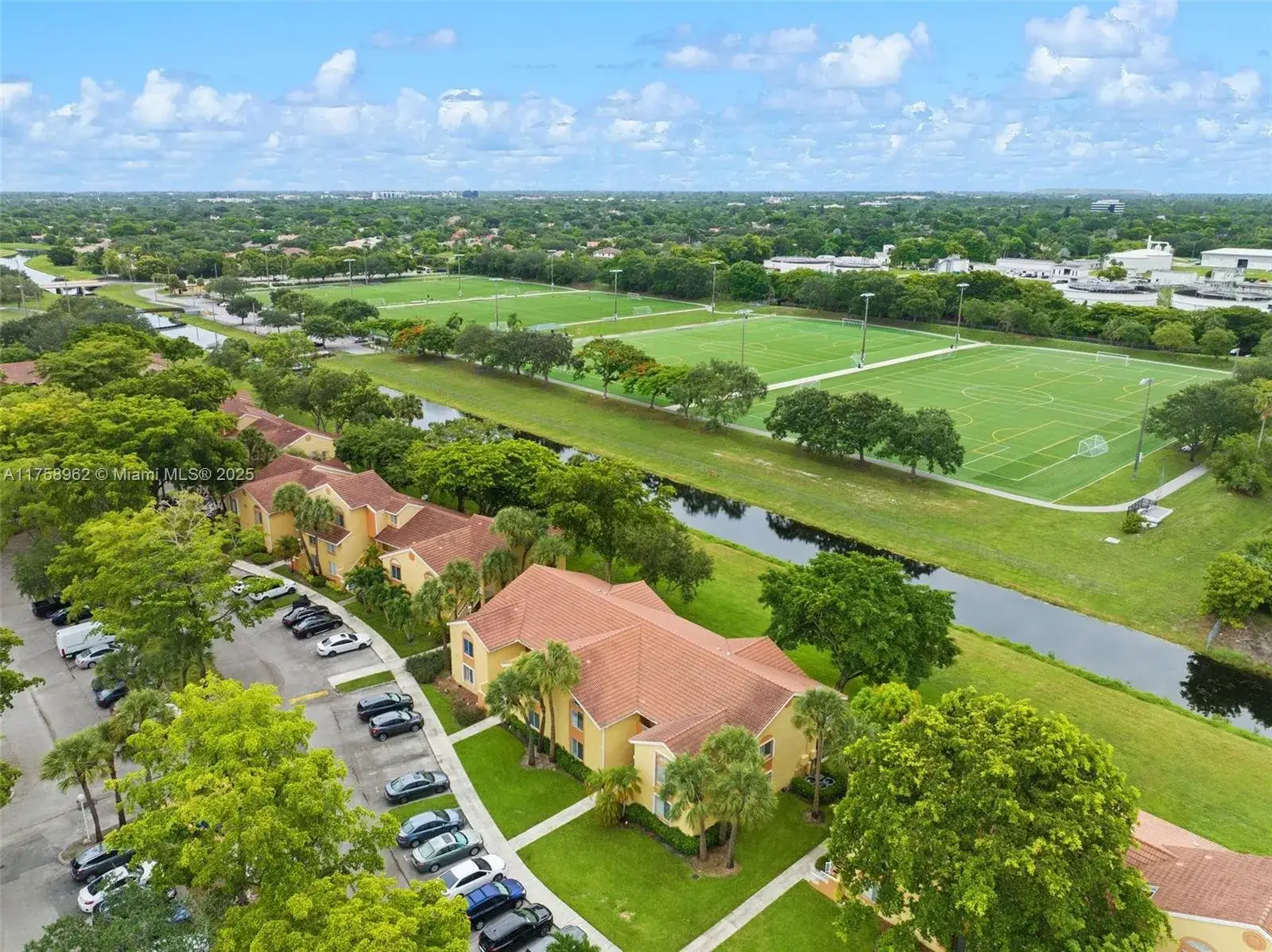 2 bedroom 2 bath Residential for sale at 997 Coral Club Dr # 997, Coral Springs FL 33071