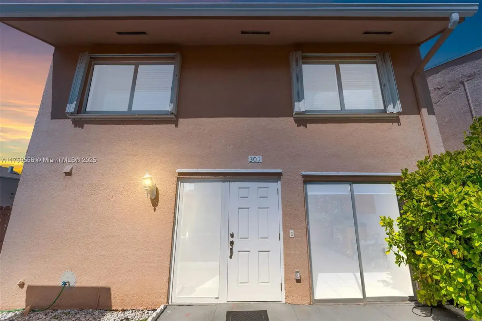 3 bedroom 2 bath Residential for sale at 8440 SW 154th Cir Ct # 301, Miami FL 33193