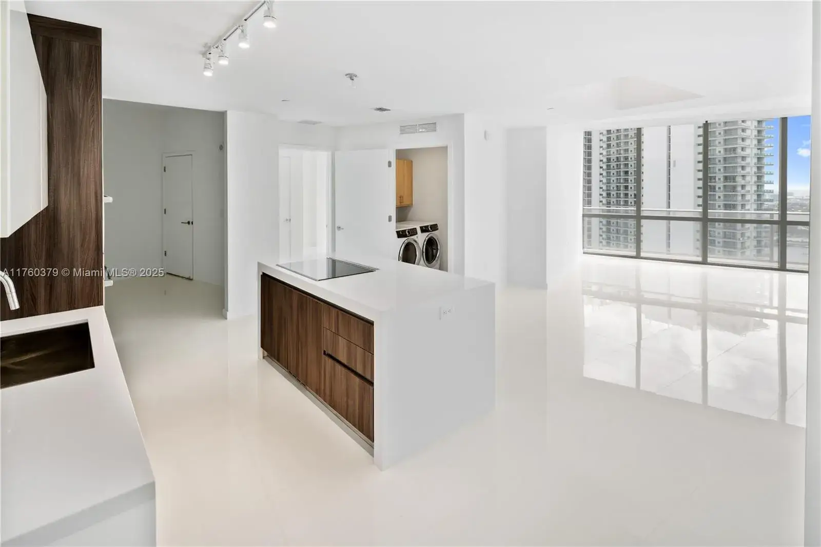 2 bedroom 3 bath Residential for sale at 851 NE 1st Ave # 4203, Miami FL 33132