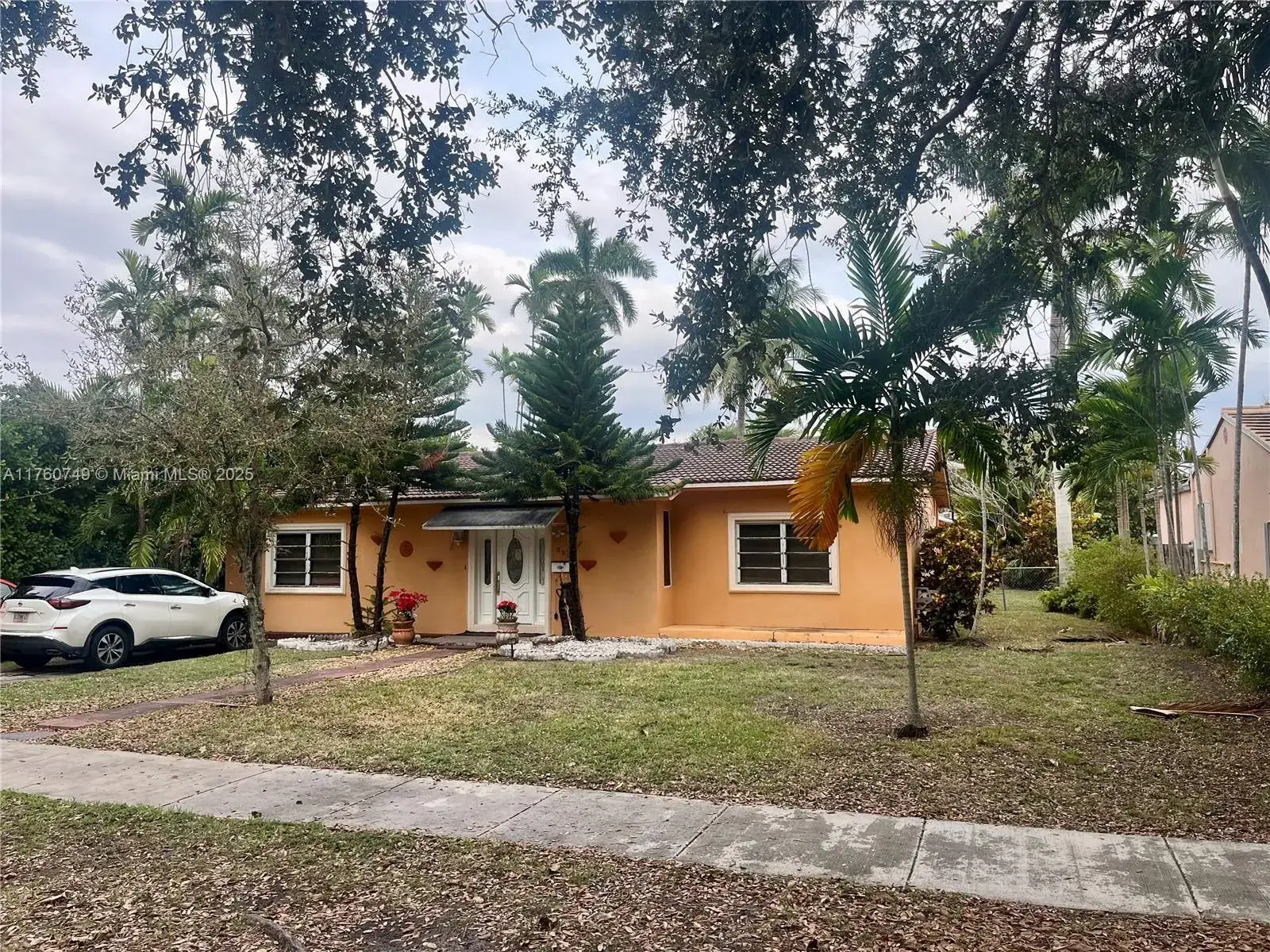 3 bedroom 2 bath Residential for sale at 329 Minola Dr, Miami Springs FL 33166