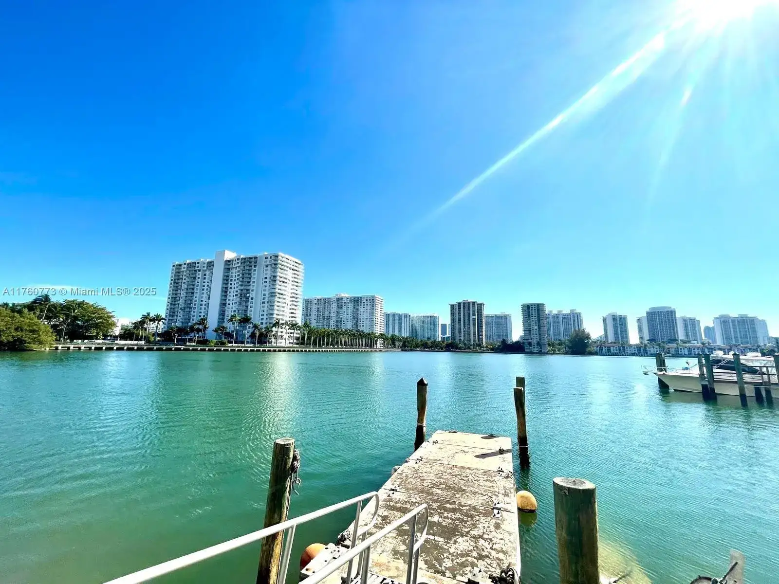 2 bedroom 2 bath Residential for sale at 2780 NE 183rd St # 1802, Aventura FL 33160