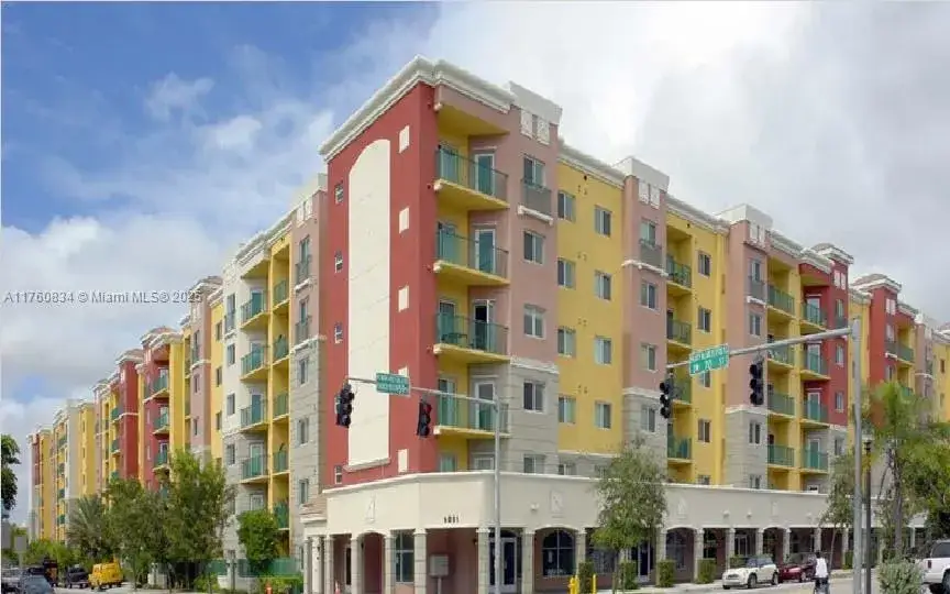2 bedroom 2 bath Residential for sale at 6001 SW 70th St # 305, South Miami FL 33143