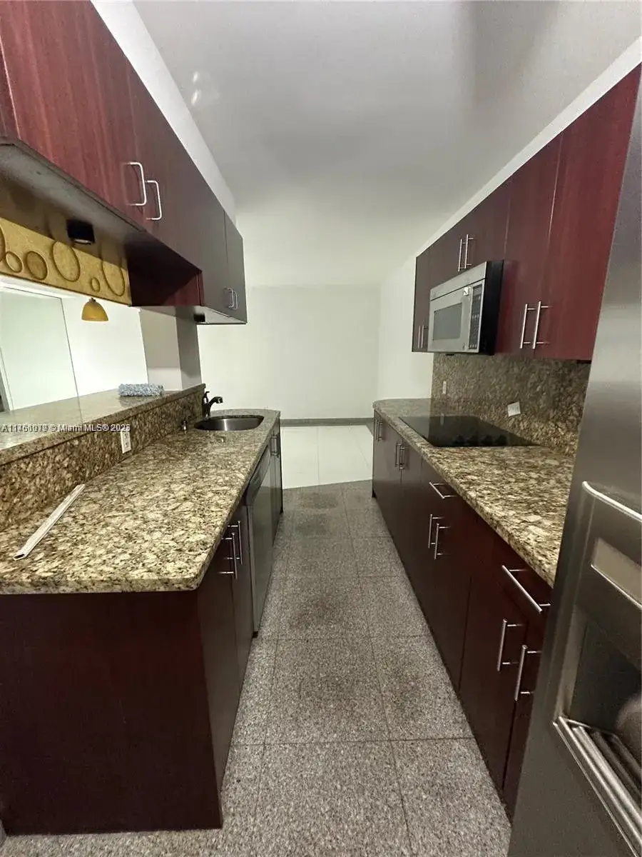 1 bedroom 1 bath Residential for sale at 1100 NE 1st Ct # 105, Hallandale Beach FL 33009