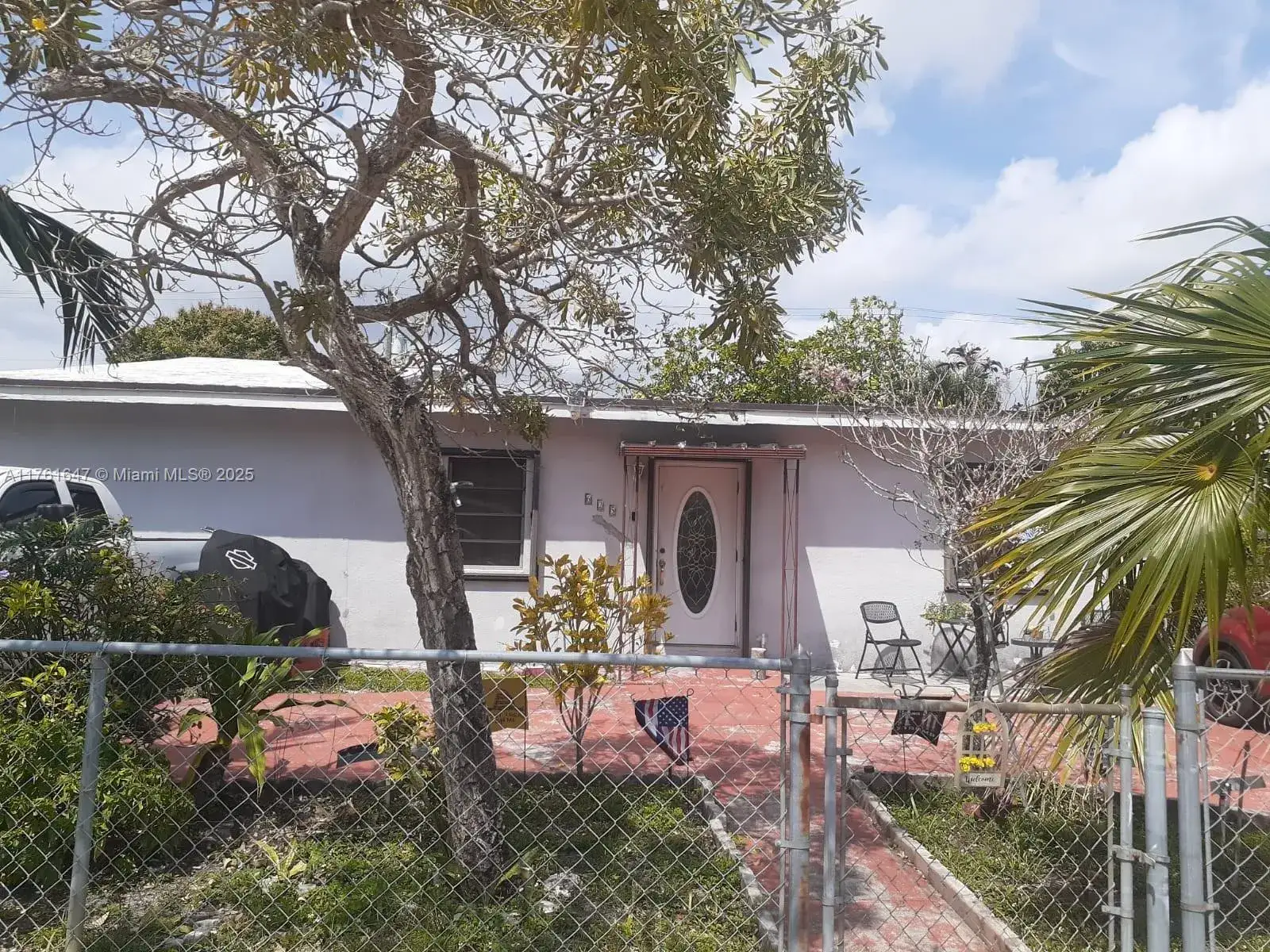 3 bedroom 2 bath Residential for sale at 625 E 28th St, Hialeah FL 33013