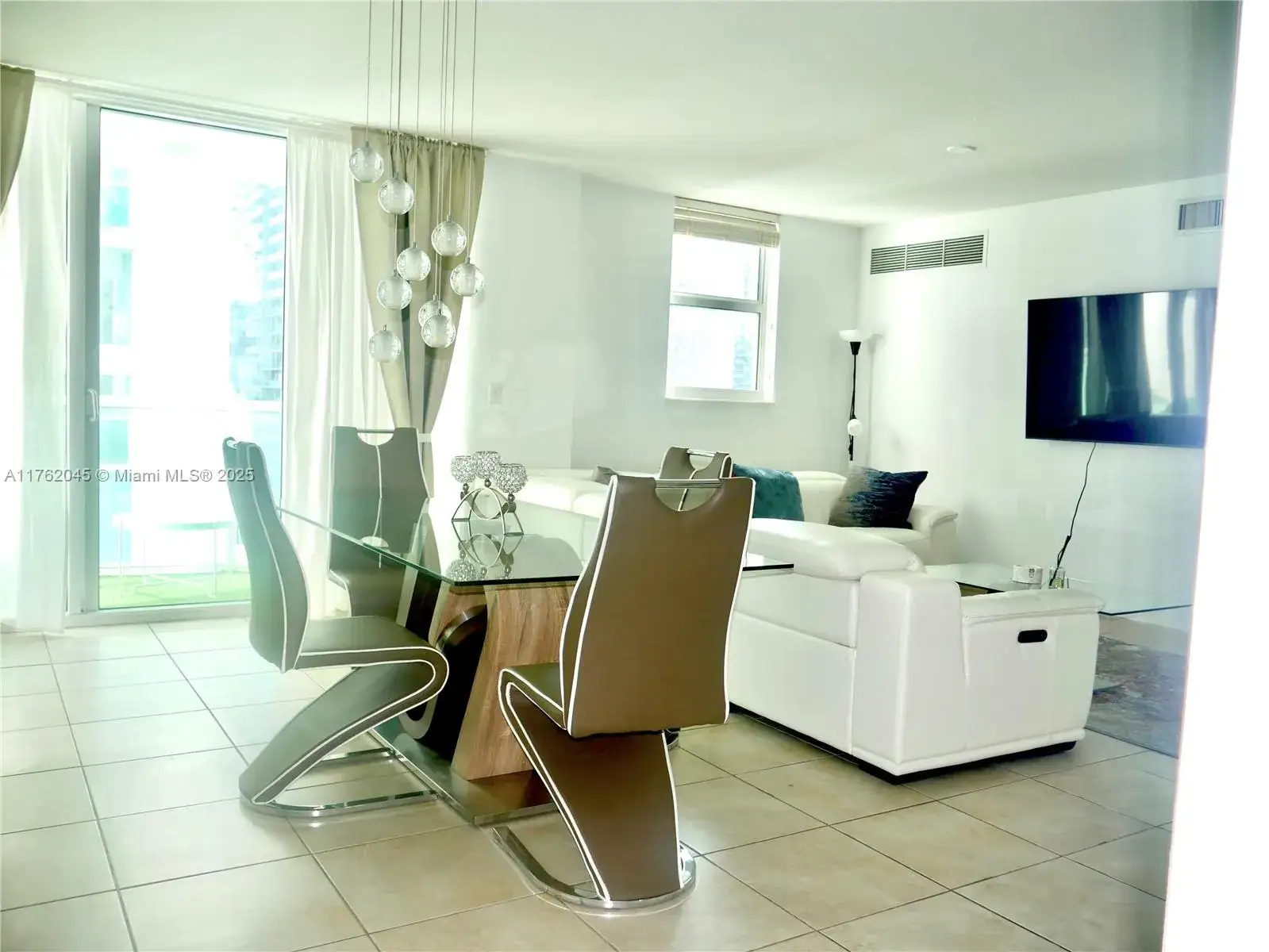2 bedroom 2 bath Residential for sale at 31 SE 5th St # 2611, Miami FL 33131