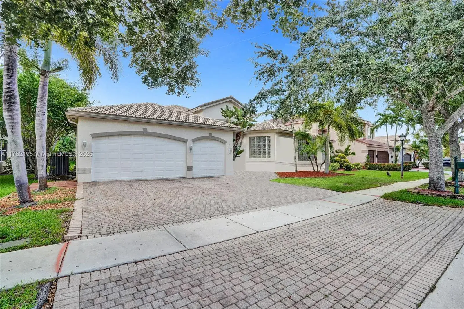 5 bedroom 3 bath Residential for sale at 19265 SW 41st St, Miramar FL 33029