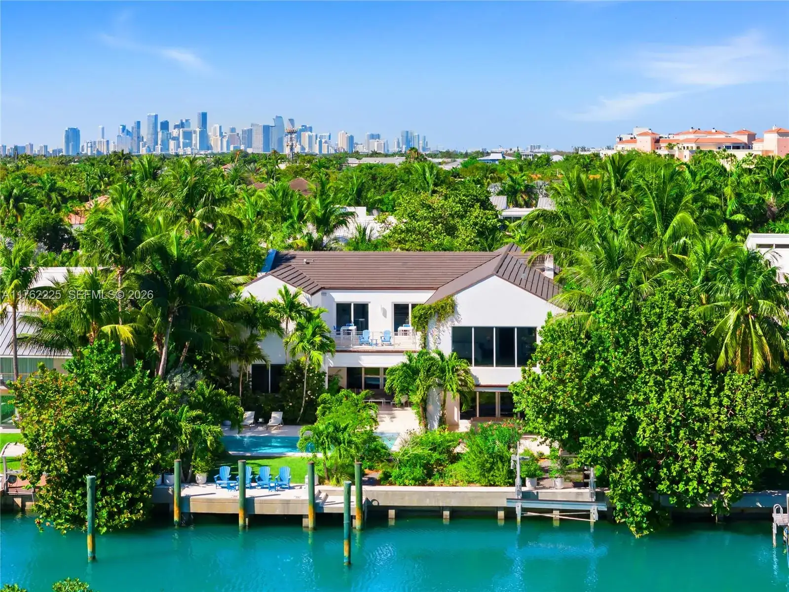 6 bedroom 6 bath Residential for sale at 180 Cape Florida Dr, Key Biscayne FL 33149