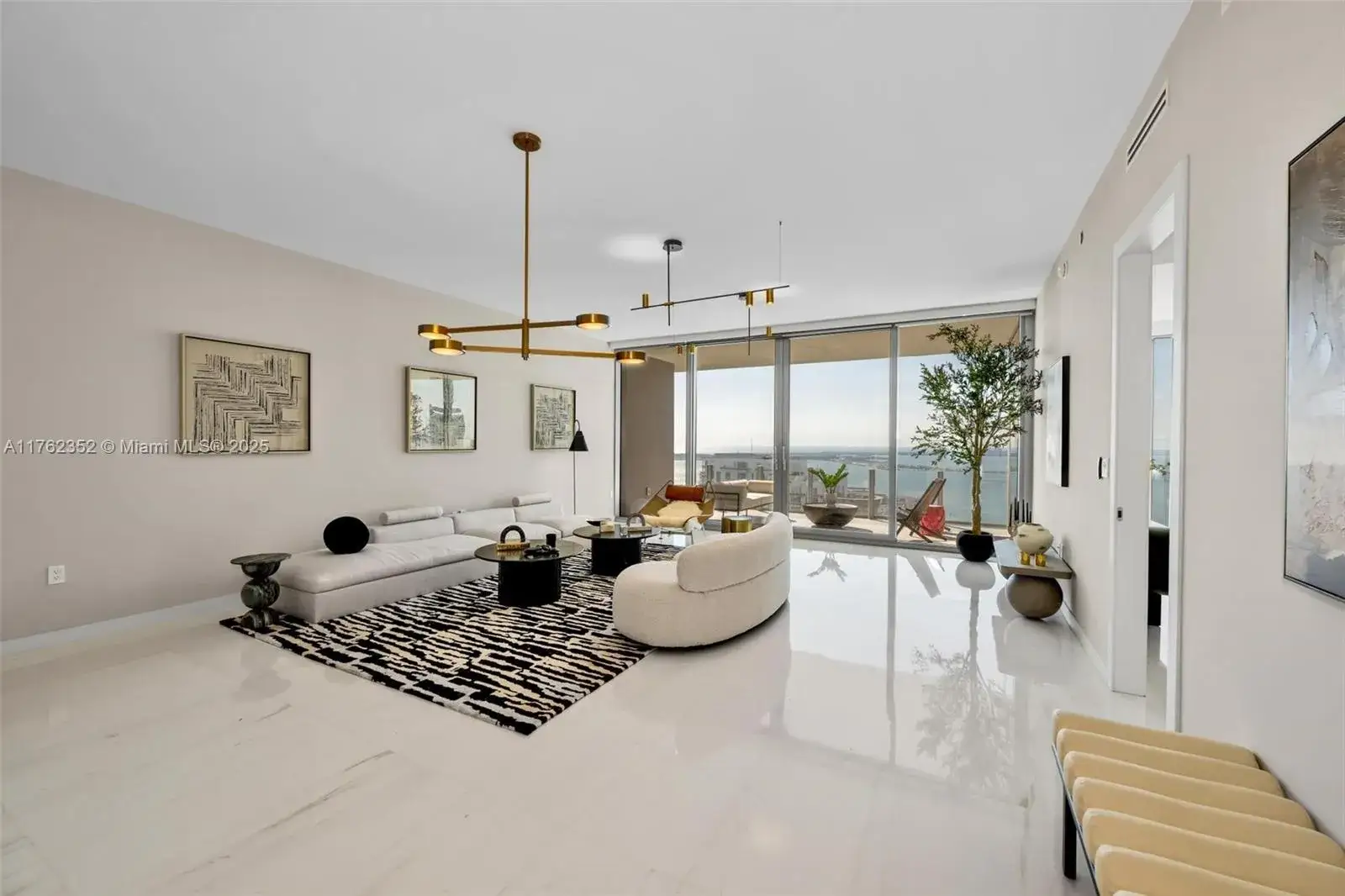 3 bedroom 4 bath Residential for sale at 300 Biscayne Blvd Way # 3903, Miami FL 33131