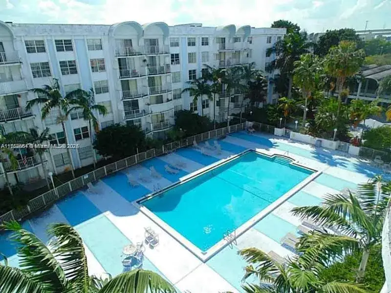 2 bedroom 2 bath Residential for sale at 498 NW 165th St # 501, Miami FL 33169