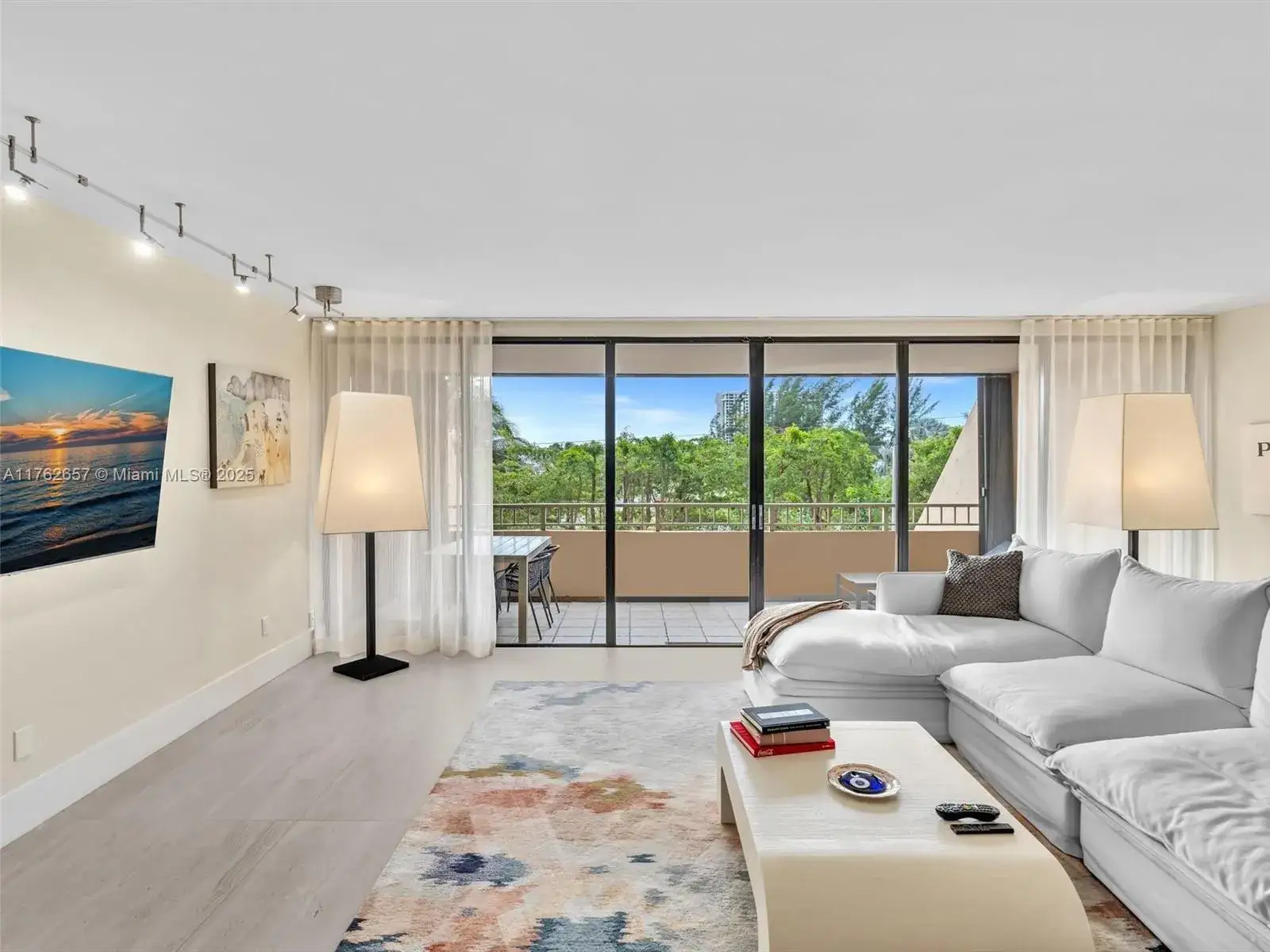 2 bedroom 2 bath Residential for sale at 11113 Biscayne Blvd, Miami FL 33181