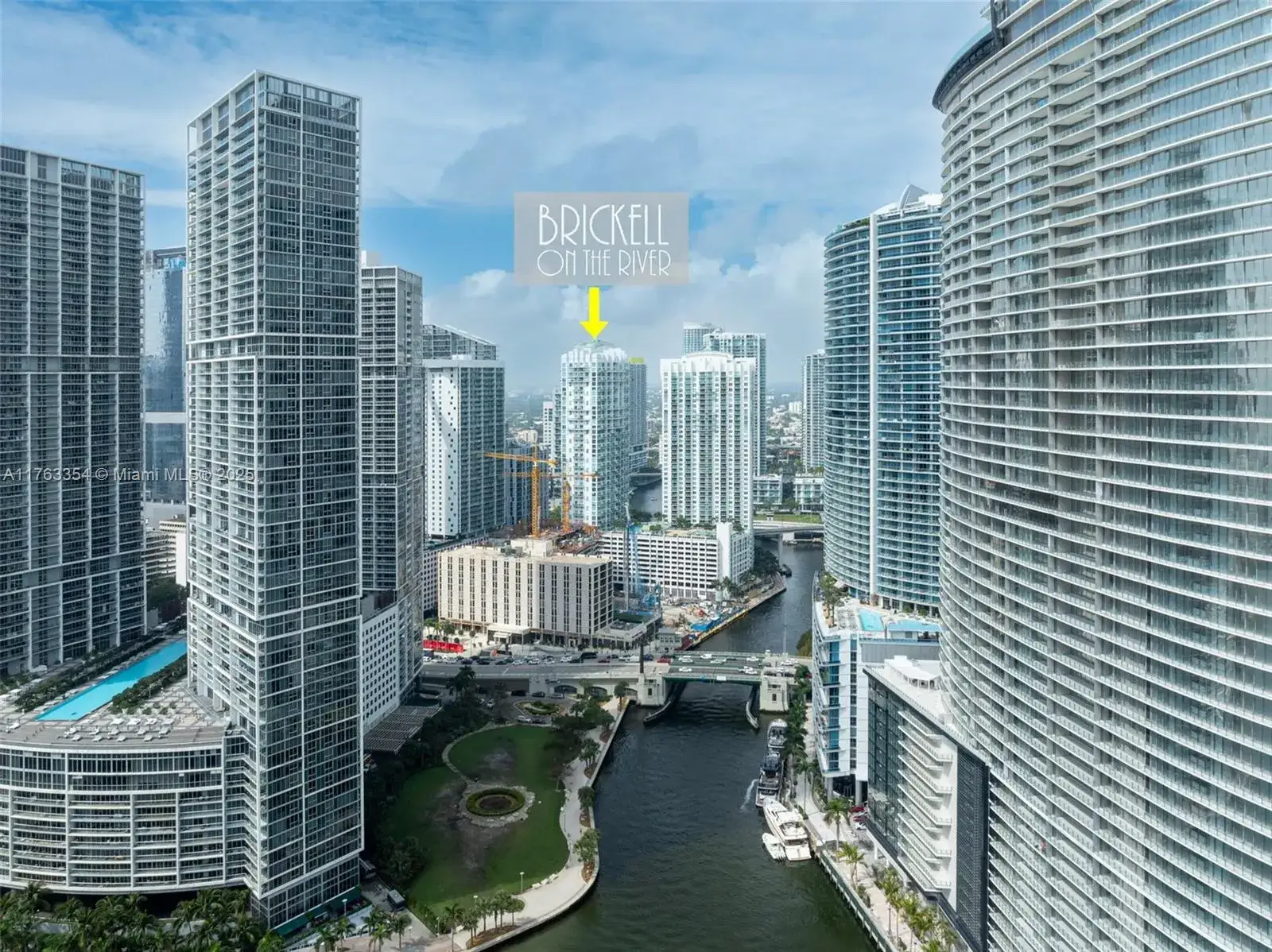 1 bedroom 1 bath Residential for sale at 41 SE 5th St # 2006, Miami FL 33131