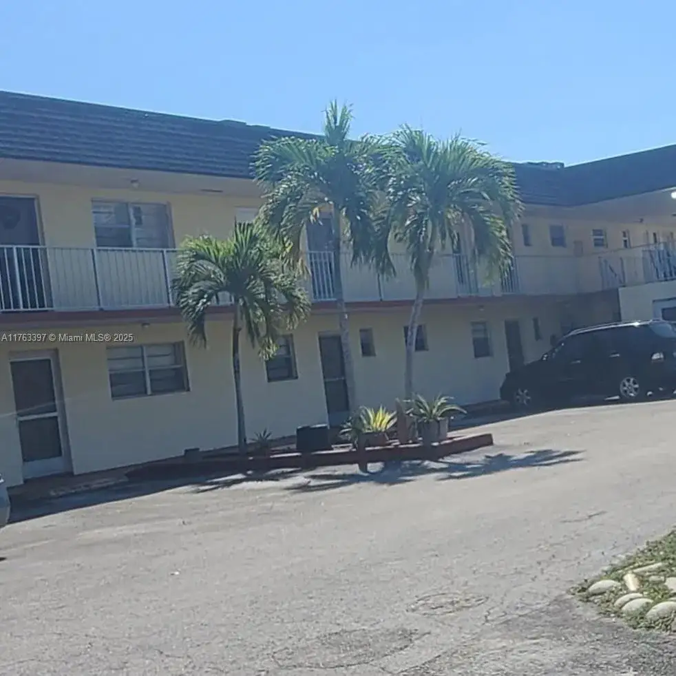2 bedroom 1 bath Residential for sale at 19305 NE 2 AVE # 2323, Miami FL 33179