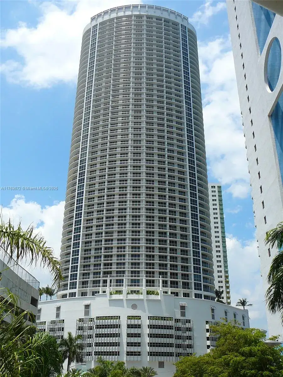 2 bedroom 2 bath Residential for sale at 1750 N Bayshore Dr # 2215, Miami FL 33132