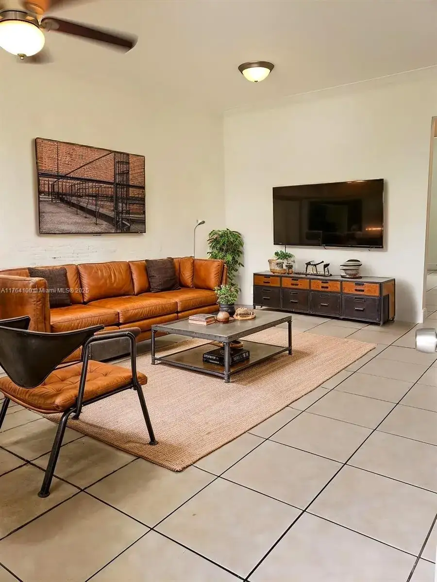 2 bedroom 1 bath Residential for sale at 318 Majorca Ave # 306, Coral Gables FL 33134