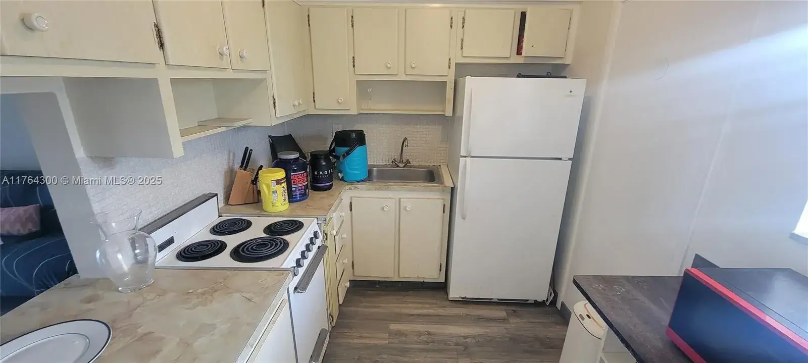 1 bedroom 1 bath Residential Lease for rent at 20200 NE 27th Ct # 30, Aventura FL 33180