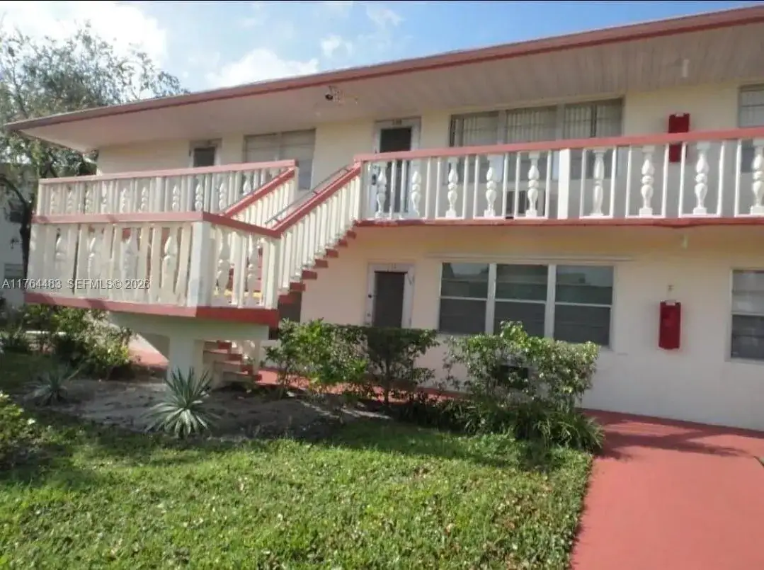 1 bedroom 1 bath Residential for sale at 130 Camden # F, West Palm Beach FL 33417