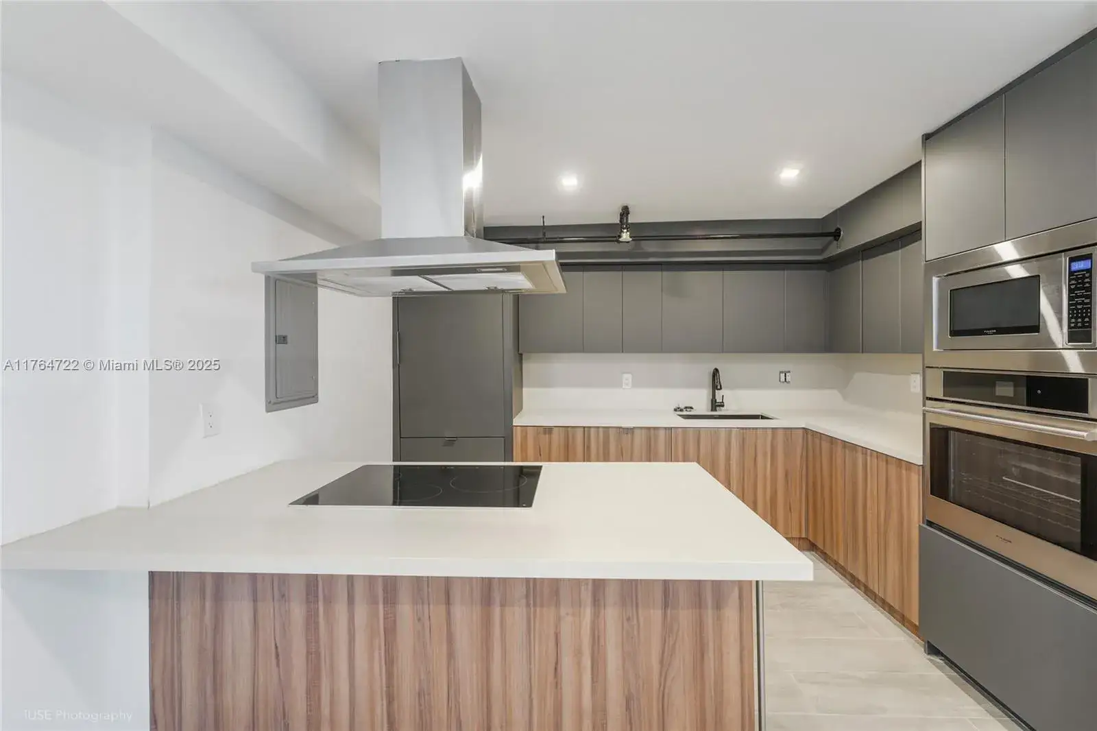 2 bedroom 2 bath Residential for sale at 1000 Quayside Ter # 903, Miami FL 33138
