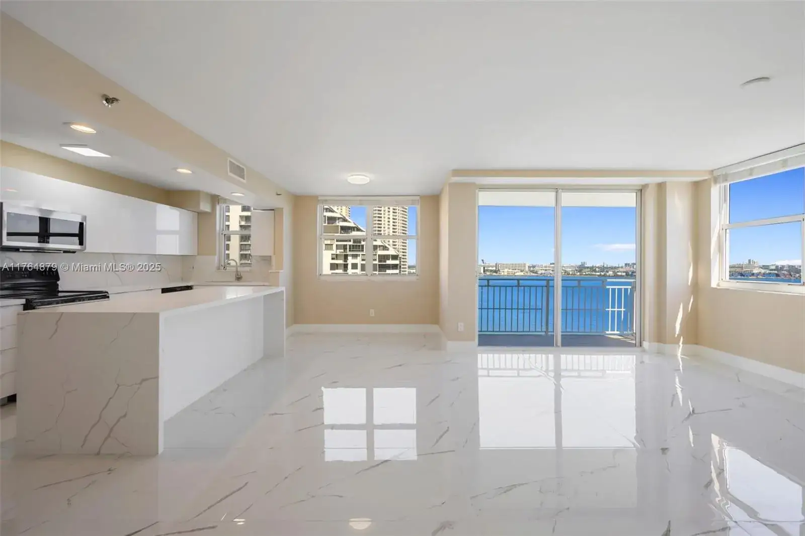 2 bedroom 2 bath Residential for sale at 770 Claughton Island Dr # 1215, Miami FL 33131