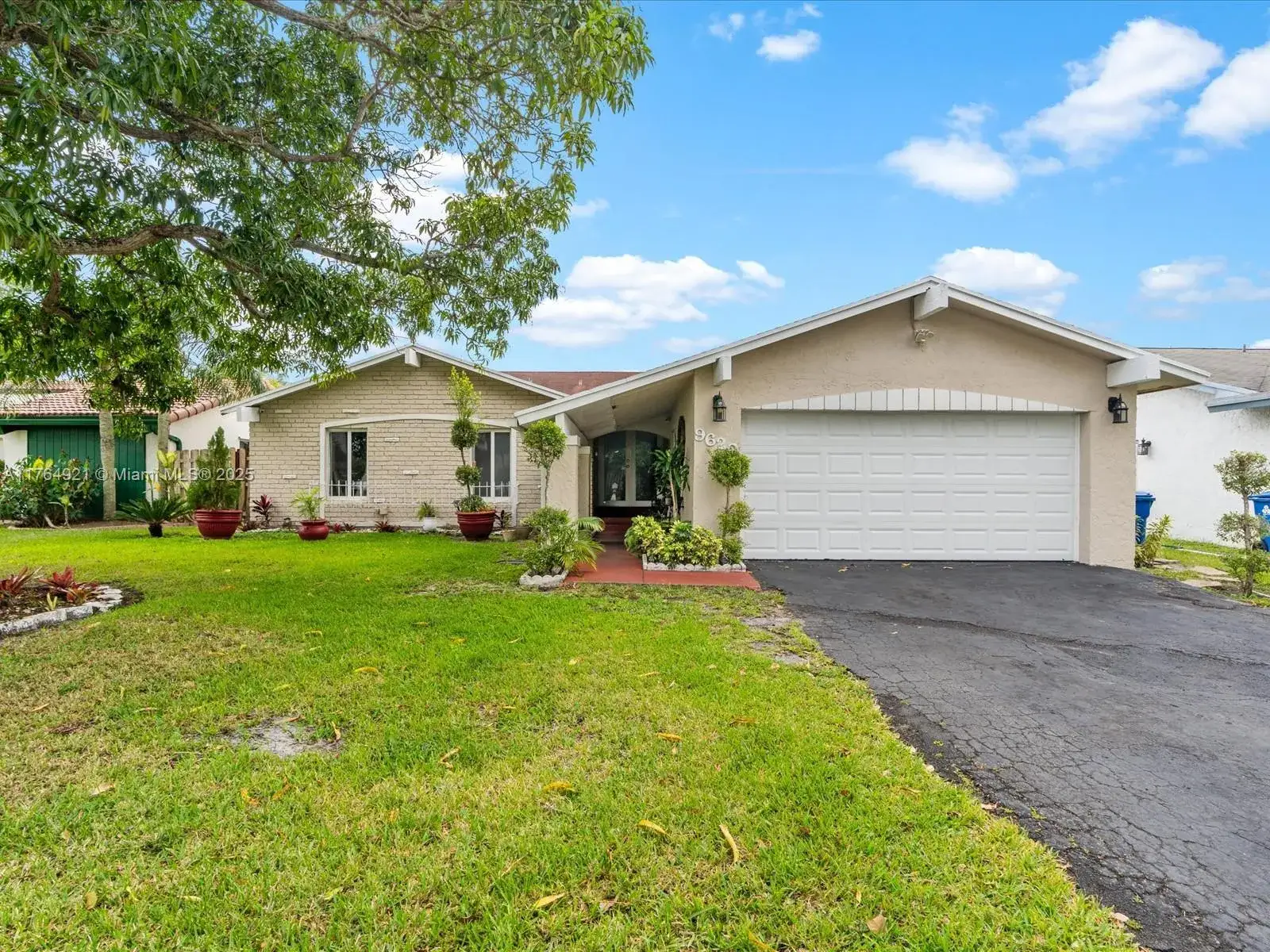 4 bedroom 3 bath Residential for sale at 9620 NW 32nd Mnr, Sunrise FL 33351
