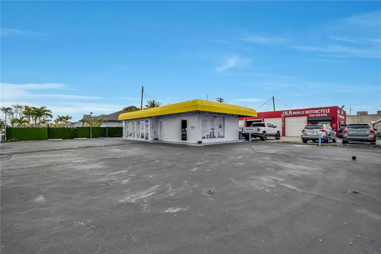 Commercial Sale for sale at 5600 E 8th Ave, Hialeah FL 33013