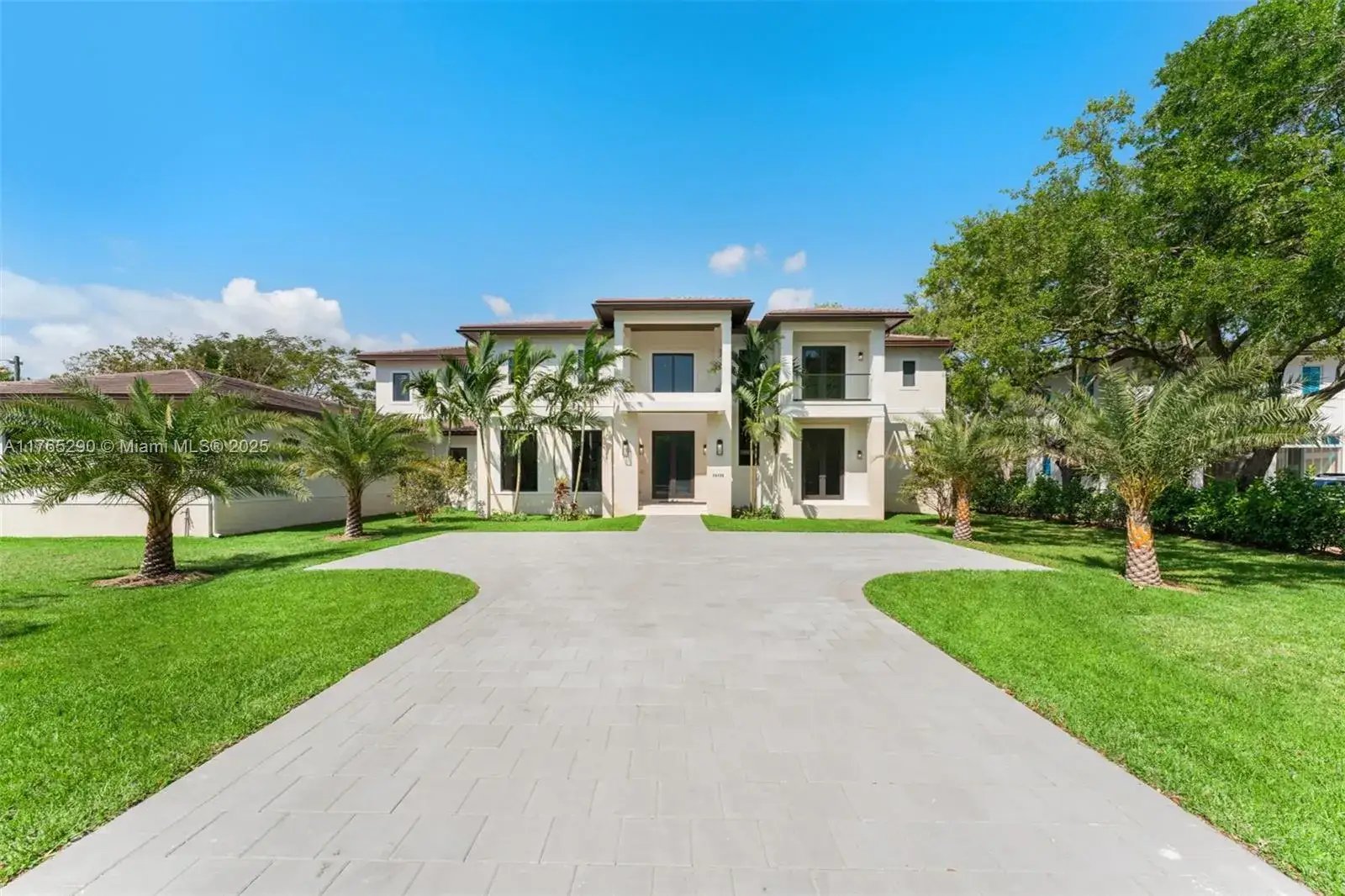 6 bedroom 7 bath Residential for sale at 14110 Old Cutler Rd, Palmetto Bay FL 33158