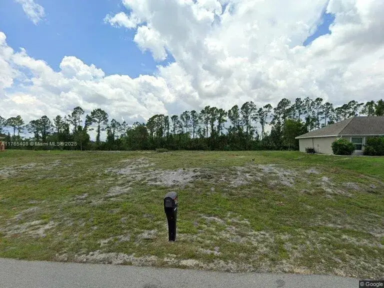 507 Willowbrook Dr., Lehigh Acres FL 33972