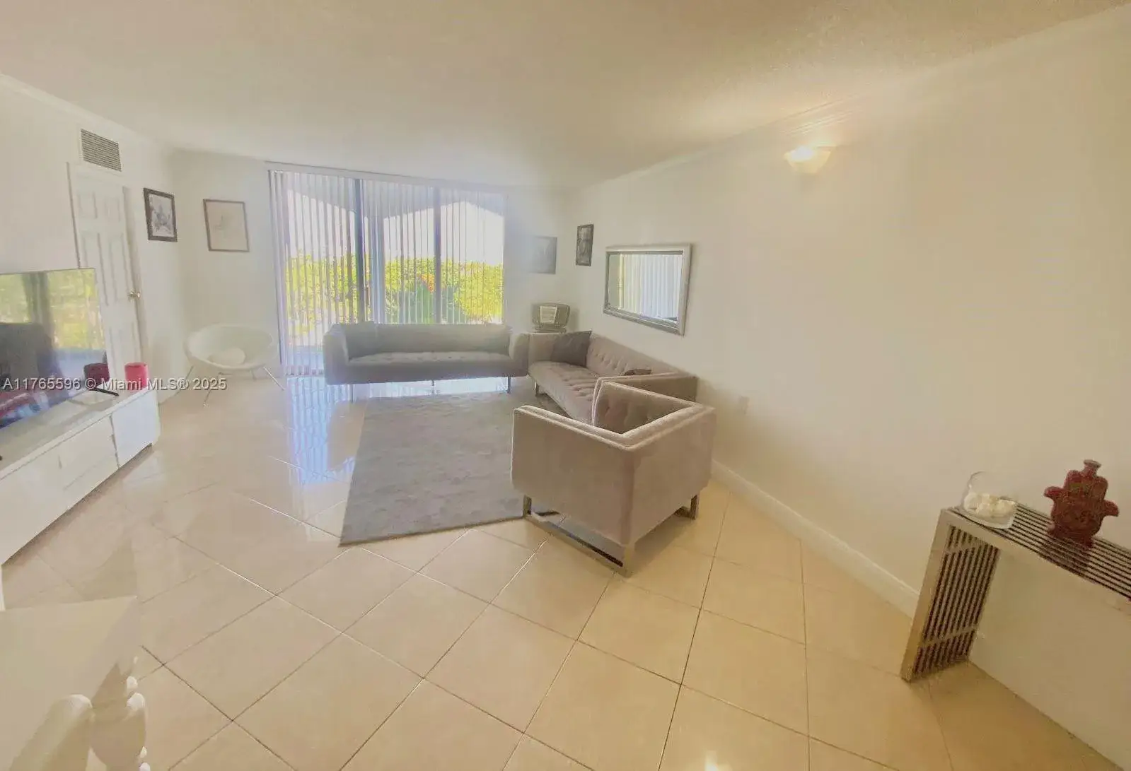 2 bedroom 2 bath Residential for sale at 9801 Collins Ave # 8M, Bal Harbour FL 33154