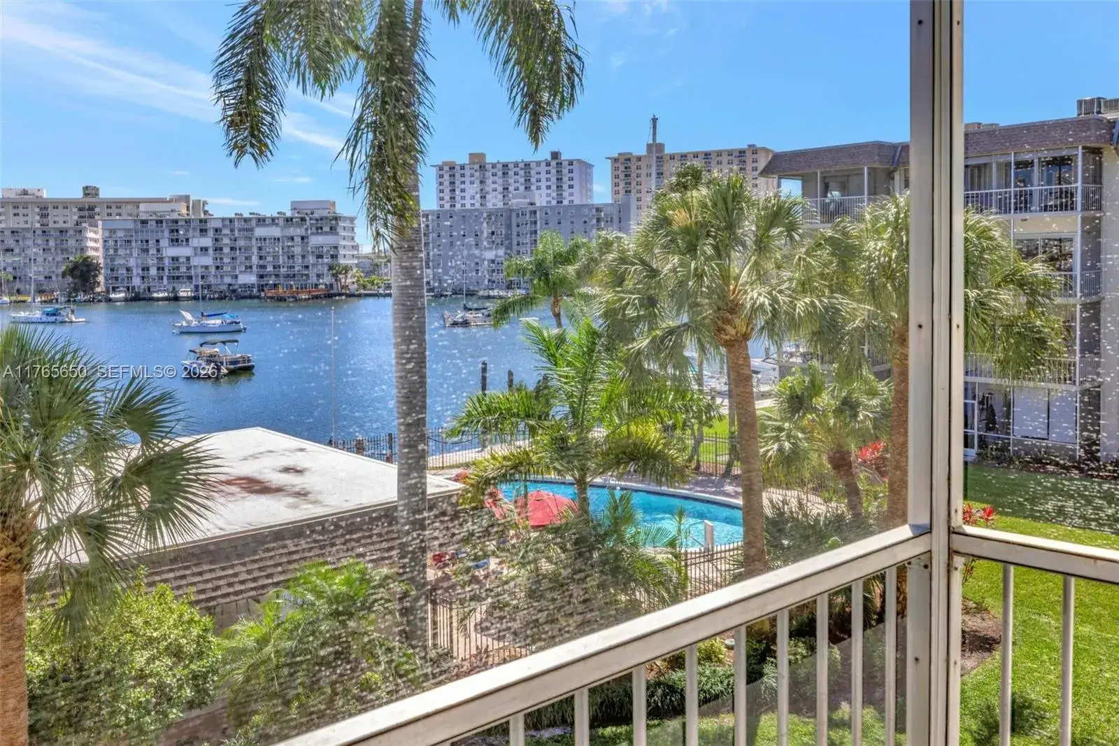 1 bedroom 1 bath Residential for sale at 2200 Diana Dr # 310, Hallandale Beach FL 33009