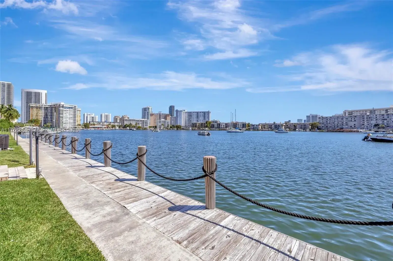 1 bedroom 1 bath Residential for sale at 2200 Diana Dr # 111, Hallandale Beach FL 33009