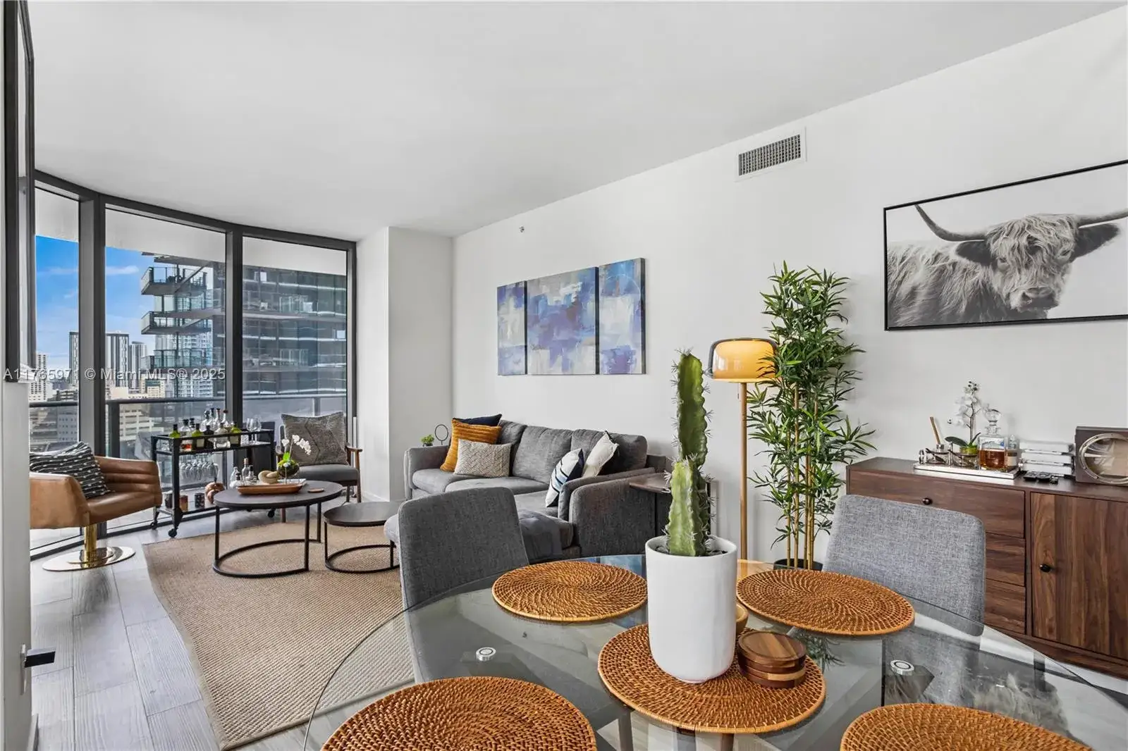3 bedroom 3 bath Residential for sale at 801 S Miami Ave # 1609, Miami FL 33130