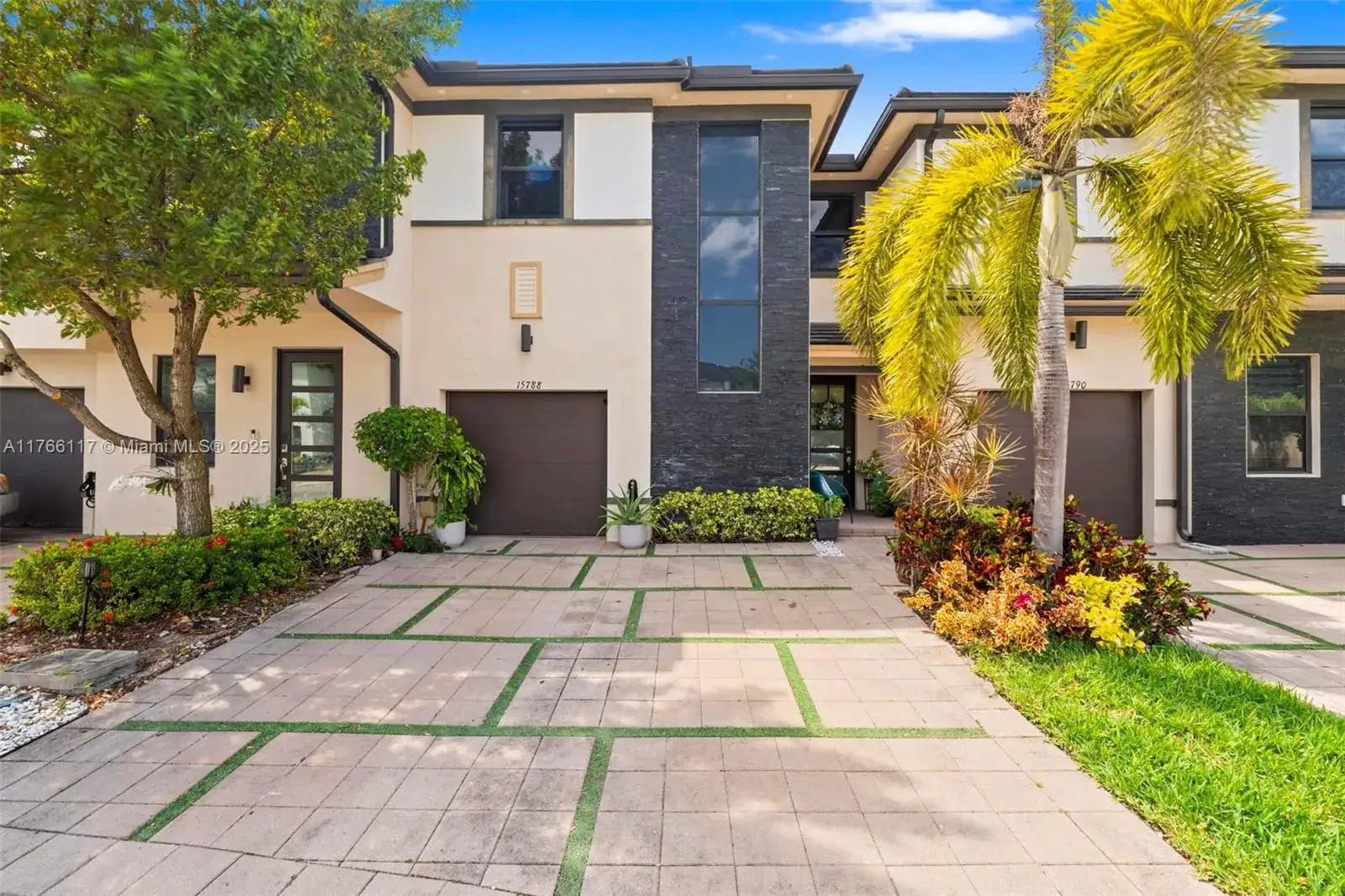 3 bedroom 2 bath Residential for sale at 15788 NW 91st Ct # 1, Miami Lakes FL 33018