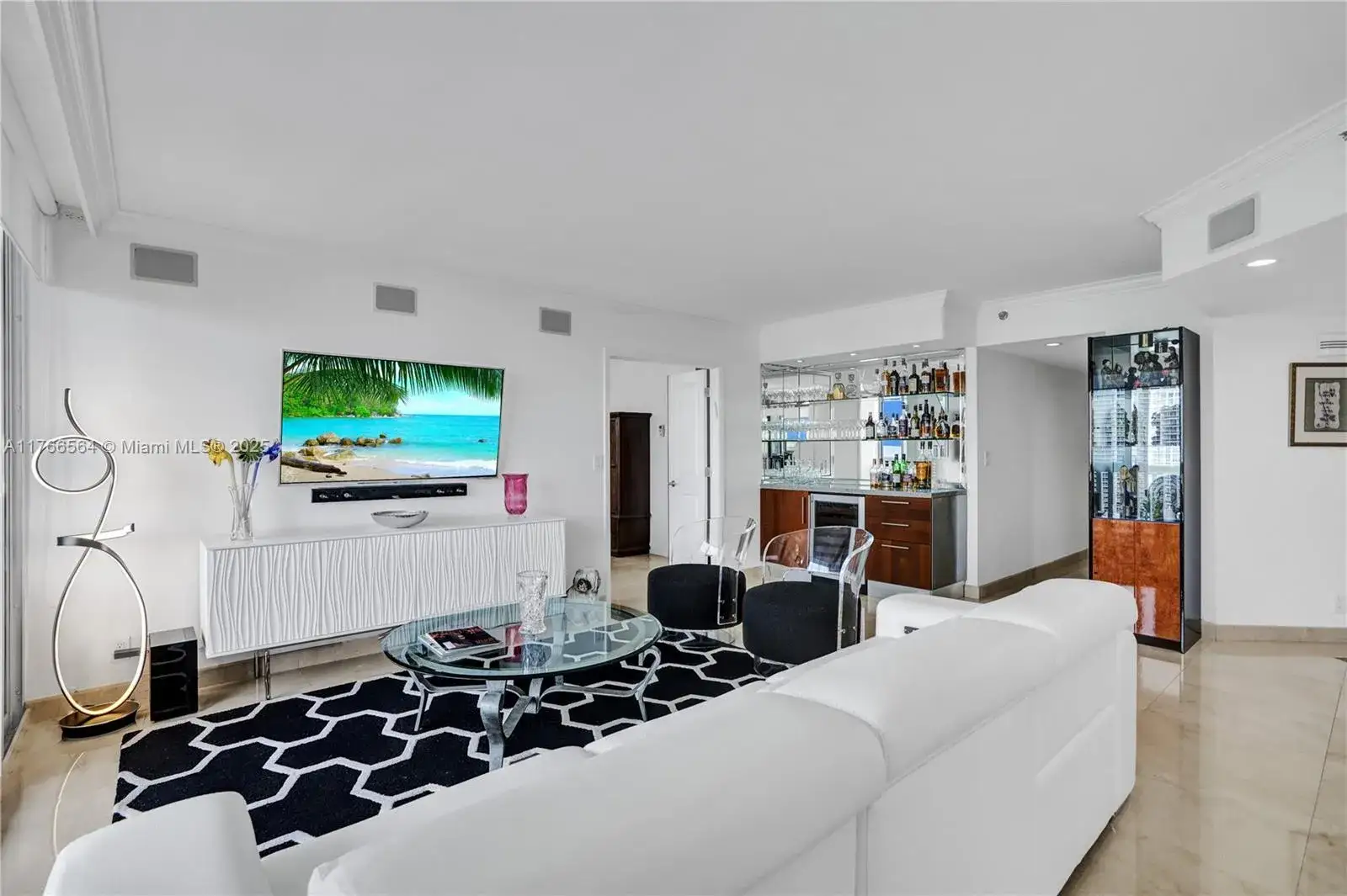3 bedroom 2 bath Residential for sale at 1000 Island Blvd # 2107, Aventura FL 33160