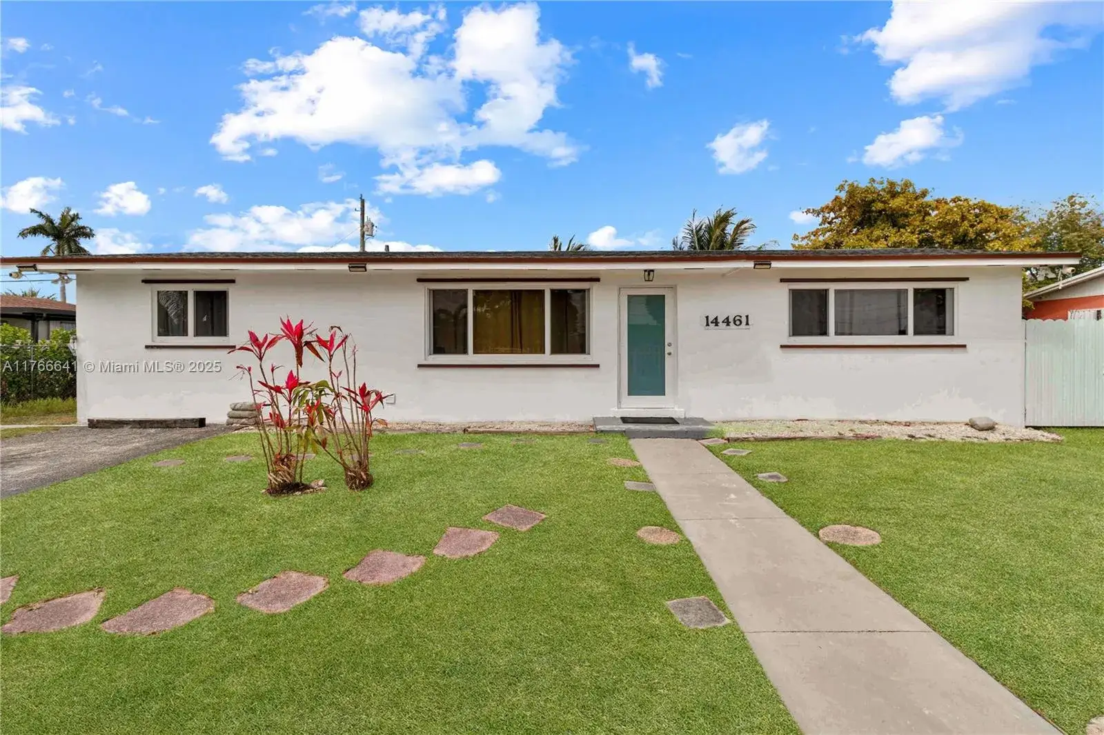 3 bedroom 2 bath Residential for sale at 14461 SW 285th St, Homestead FL 33033