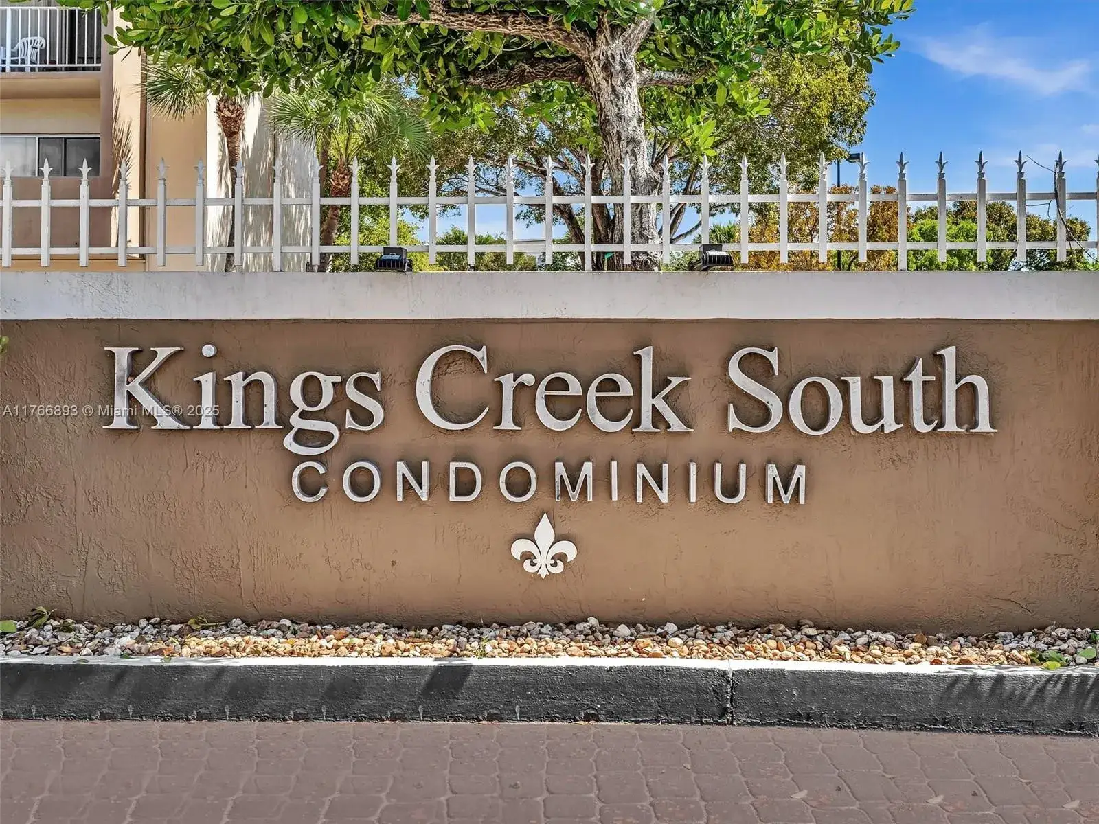 2 bedroom 1 bath Residential for sale at 7715 SW 86th St # 101, Miami FL 33143