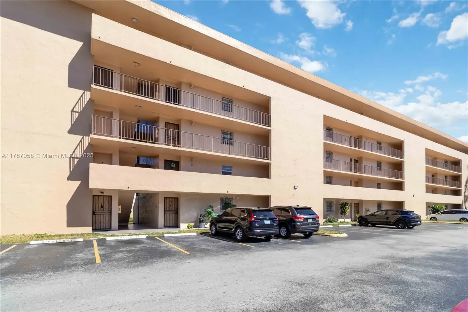 2 bedroom 2 bath Residential for sale at 8895 Fontainebleau Blvd # 504, Miami FL 33172