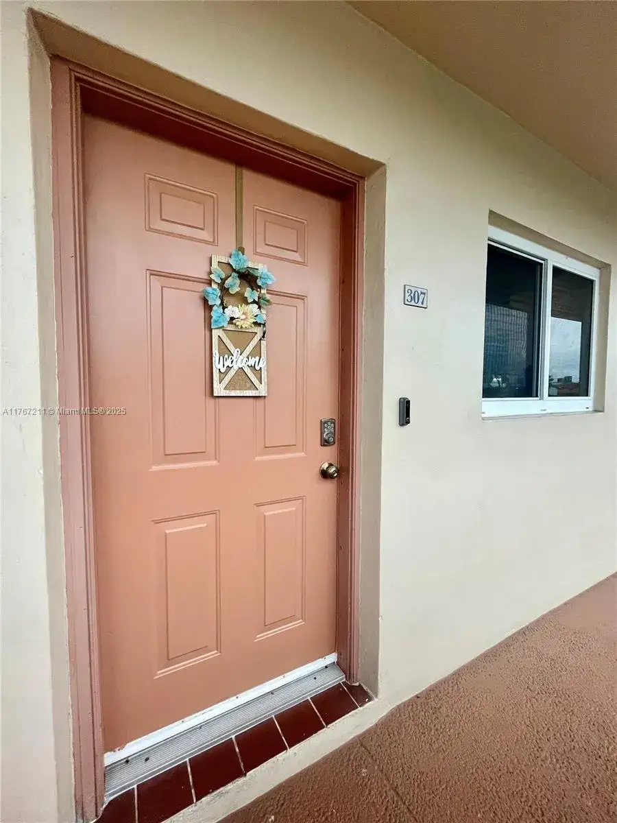 1 bedroom 1 bath Residential for sale at 5945 Del Lago Cir # 307, Sunrise FL 33313