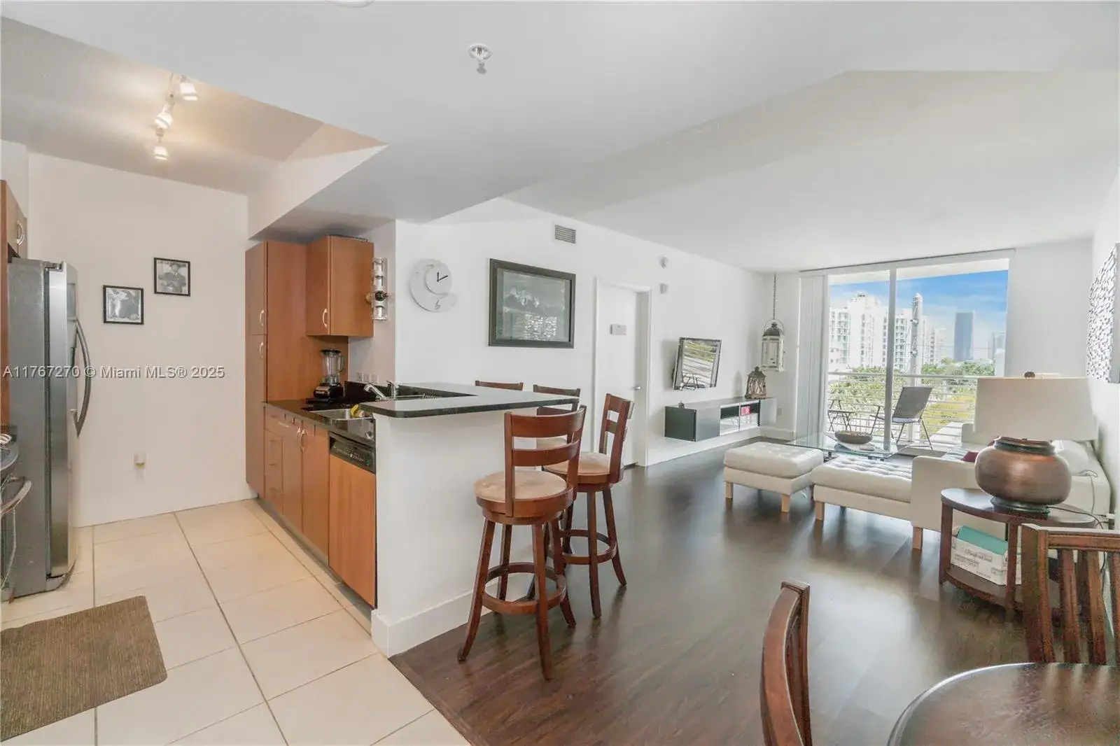 2 bedroom 2 bath Residential Lease for rent at 18800 NE 29th Ave # 613, Aventura FL 33180