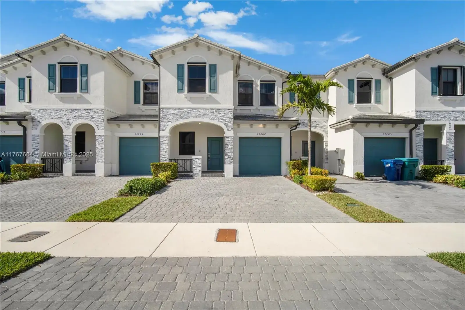 3 bedroom 2 bath Residential for sale at 13407 SW 287th Ter, Homestead FL 33033