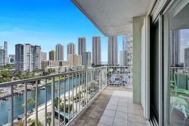 2 bedroom 2 bath Residential for sale at 500 Bayview Dr # 931, Sunny Isles Beach FL 33160