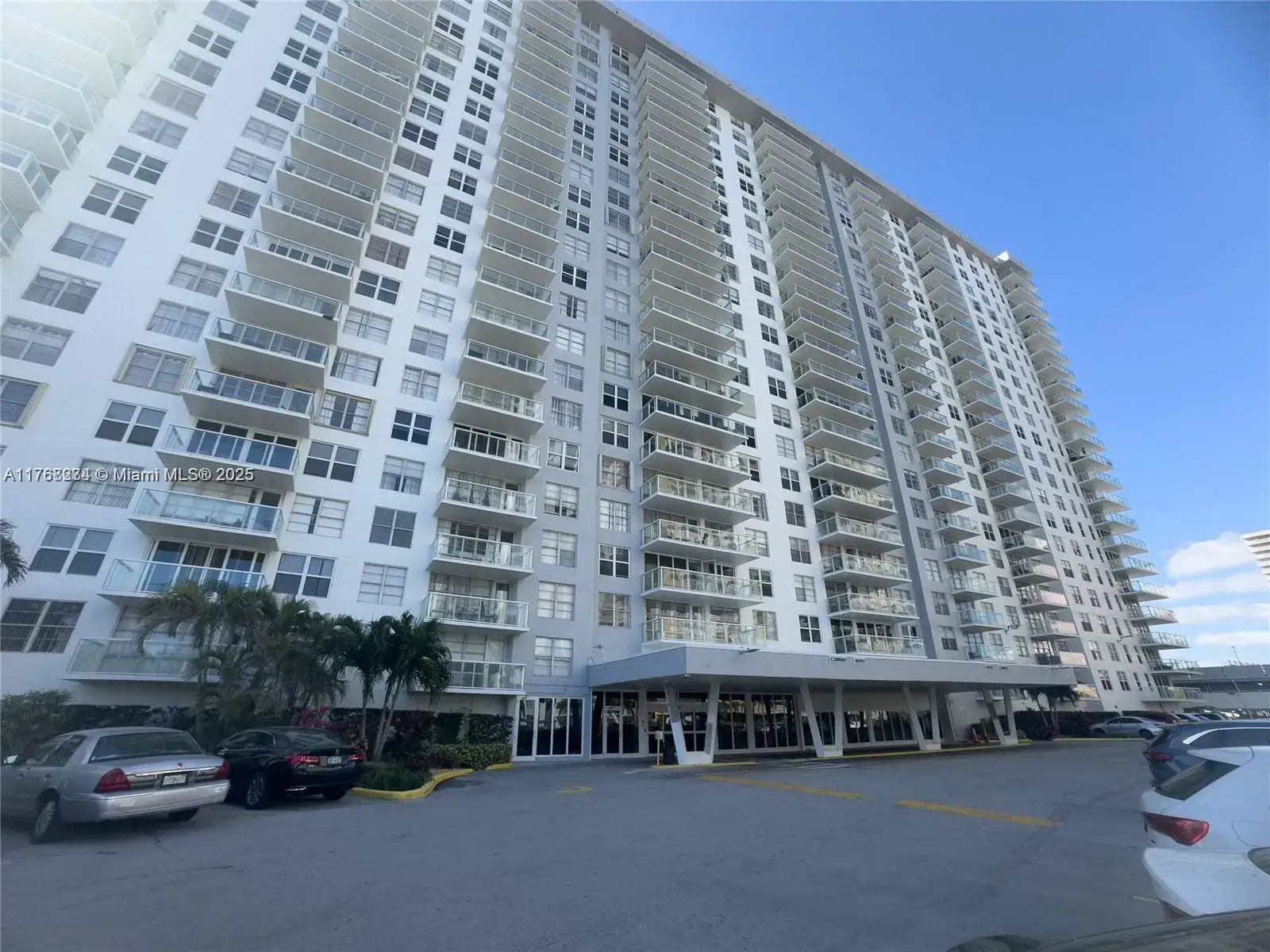 2 bedroom 2 bath Residential for sale at 230 174th St # 417, Sunny Isles Beach FL 33160