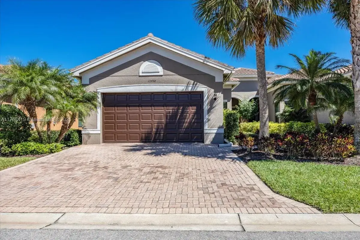 3 bedroom 2 bath Residential for sale at 13458 Sumter Lane, Naples FL 34109