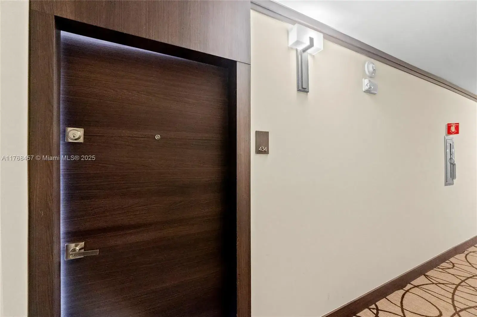 2 bedroom 2 bath Residential for sale at 20505 E Country Club Dr # 434, Aventura FL 33180