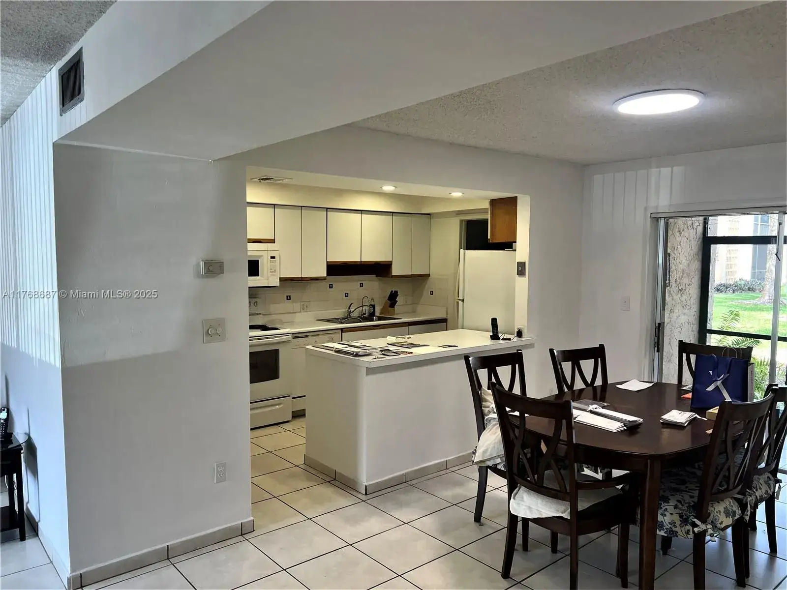 2 bedroom 2 bath Residential for sale at 8401 SW 107th Ave # 121E, Miami FL 33173
